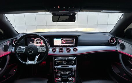 Mercedes-Benz E-Класс, 2019 год, 5 990 000 рублей, 25 фотография