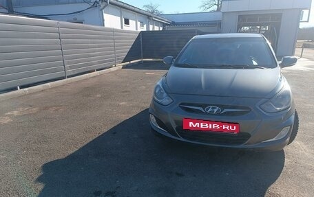 Hyundai Solaris II рестайлинг, 2012 год, 750 000 рублей, 8 фотография