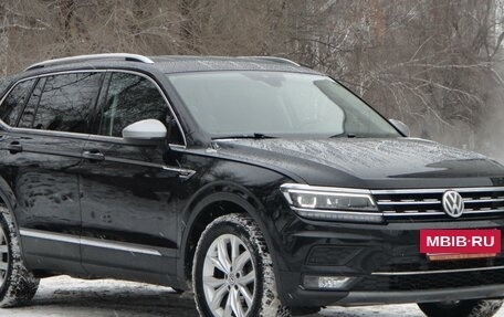 Volkswagen Tiguan II, 2018 год, 2 550 000 рублей, 4 фотография