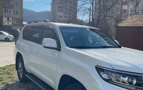 Toyota Land Cruiser Prado 150 рестайлинг 2, 2020 год, 6 600 000 рублей, 10 фотография