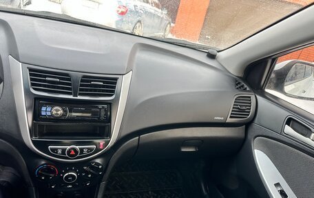 Hyundai Solaris II рестайлинг, 2011 год, 620 000 рублей, 8 фотография