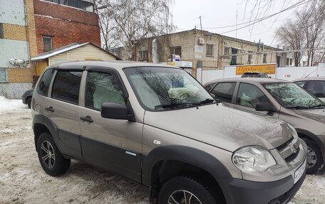 Chevrolet Niva I рестайлинг, 2018 год, 860 000 рублей, 2 фотография