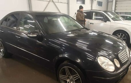 Mercedes-Benz E-Класс, 2002 год, 700 000 рублей, 2 фотография