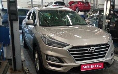 Hyundai Tucson III, 2019 год, 2 360 000 рублей, 2 фотография