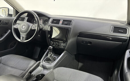 Volkswagen Jetta VI, 2013 год, 996 000 рублей, 12 фотография