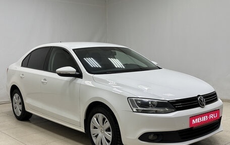 Volkswagen Jetta VI, 2013 год, 996 000 рублей, 3 фотография