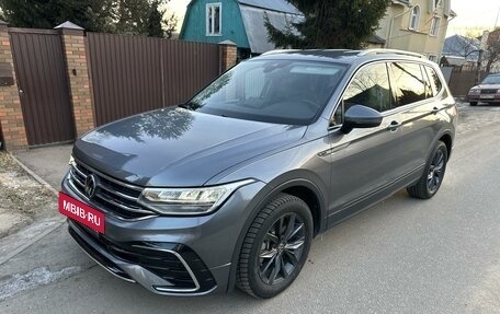 Volkswagen Tiguan II, 2022 год, 3 600 000 рублей, 2 фотография