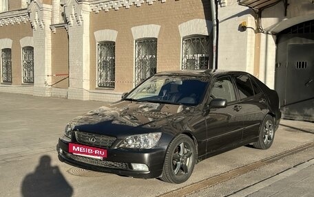 Lexus IS II рестайлинг 2, 2002 год, 1 280 000 рублей, 40 фотография