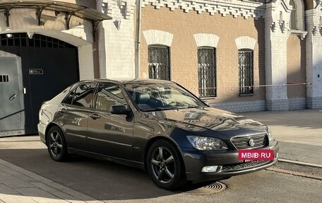 Lexus IS II рестайлинг 2, 2002 год, 1 280 000 рублей, 38 фотография