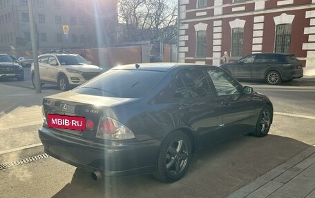 Lexus IS II рестайлинг 2, 2002 год, 1 280 000 рублей, 36 фотография