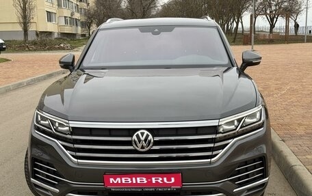 Volkswagen Touareg III, 2020 год, 5 500 000 рублей, 1 фотография