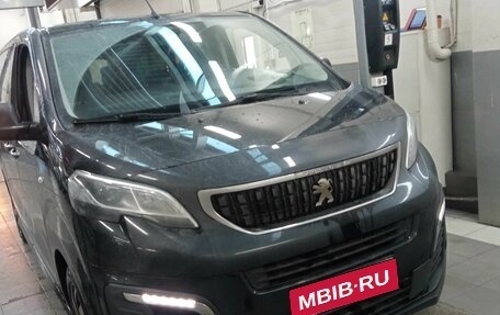 Peugeot Traveller I, 2020 год, 2 770 000 рублей, 2 фотография