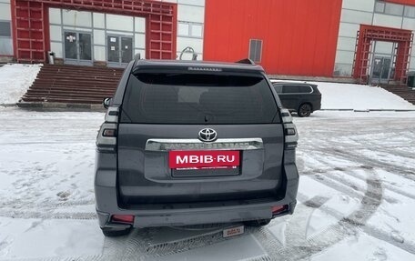 Toyota Land Cruiser Prado 150 рестайлинг 2, 2018 год, 5 200 000 рублей, 4 фотография