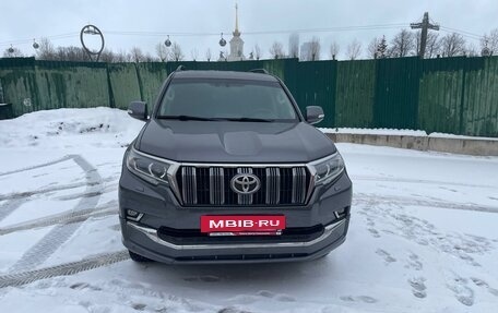 Toyota Land Cruiser Prado 150 рестайлинг 2, 2018 год, 5 200 000 рублей, 3 фотография