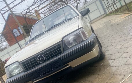 Opel Ascona C, 1986 год, 500 000 рублей, 26 фотография