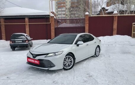 Toyota Camry, 2019 год, 2 990 000 рублей, 2 фотография