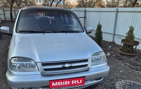 Chevrolet Niva I рестайлинг, 2003 год, 390 000 рублей, 2 фотография