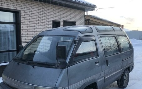 Toyota Town Ace III, 1989 год, 328 000 рублей, 2 фотография