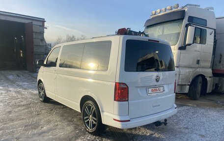 Volkswagen Caravelle T6 рестайлинг, 2017 год, 2 750 000 рублей, 2 фотография