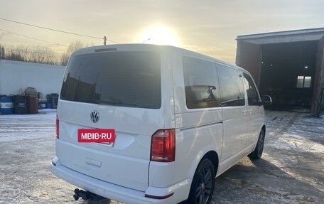 Volkswagen Caravelle T6 рестайлинг, 2017 год, 2 750 000 рублей, 3 фотография