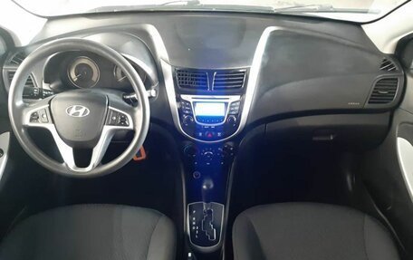 Hyundai Solaris II рестайлинг, 2011 год, 865 000 рублей, 9 фотография