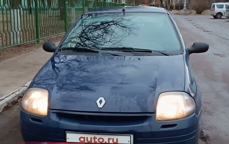 Renault Clio III, 2001 год, 330 000 рублей, 2 фотография