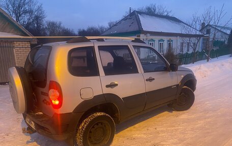 Chevrolet Niva I рестайлинг, 2011 год, 415 000 рублей, 2 фотография