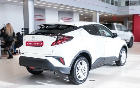 Toyota C-HR I рестайлинг, 2024 год, 4 190 000 рублей, 6 фотография