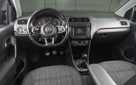 Volkswagen Polo VI (EU Market), 2018 год, 1 369 000 рублей, 6 фотография