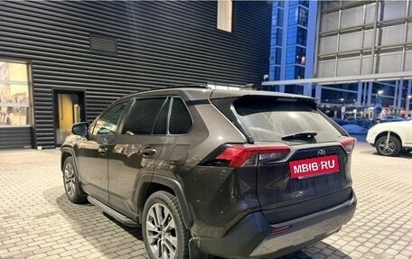 Toyota RAV4, 2021 год, 3 599 000 рублей, 2 фотография