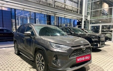 Toyota RAV4, 2021 год, 3 599 000 рублей, 5 фотография