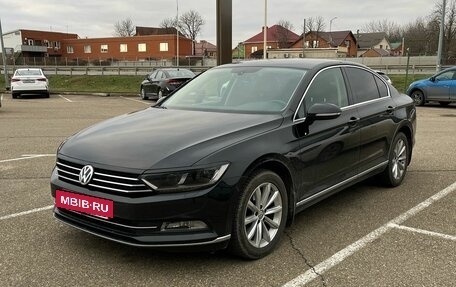 Volkswagen Passat B8 рестайлинг, 2018 год, 1 950 000 рублей, 2 фотография