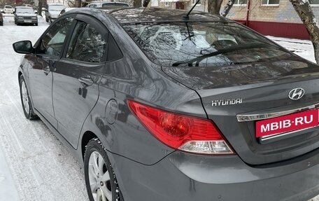 Hyundai Solaris II рестайлинг, 2011 год, 905 000 рублей, 3 фотография