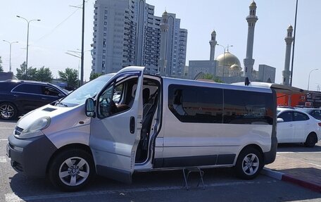 Opel Vivaro A рестайлинг, 2004 год, 1 550 000 рублей, 2 фотография