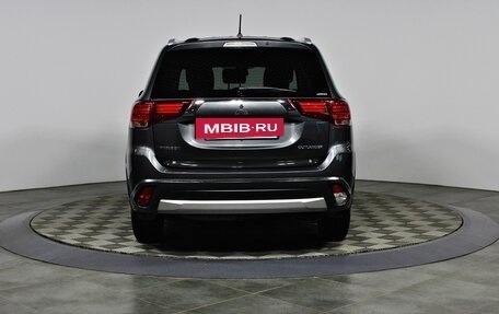 Mitsubishi Outlander III рестайлинг 3, 2015 год, 1 757 000 рублей, 5 фотография