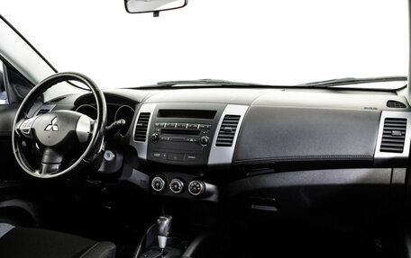 Mitsubishi Outlander III рестайлинг 3, 2011 год, 1 400 000 рублей, 9 фотография