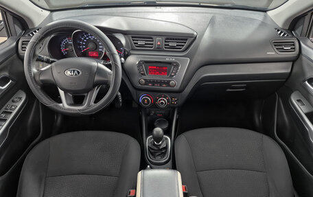 KIA Rio III рестайлинг, 2013 год, 850 000 рублей, 13 фотография