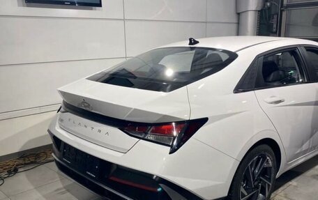 Hyundai Elantra, 2023 год, 2 310 000 рублей, 10 фотография