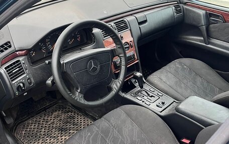 Mercedes-Benz E-Класс, 1998 год, 150 000 рублей, 4 фотография