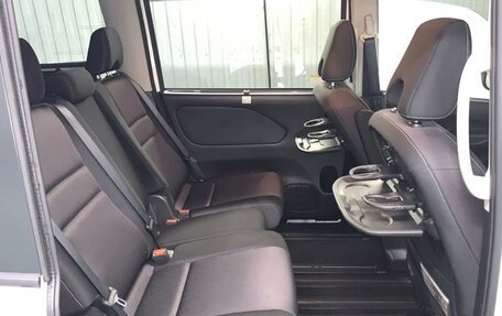 Nissan Serena IV, 2018 год, 2 590 000 рублей, 21 фотография