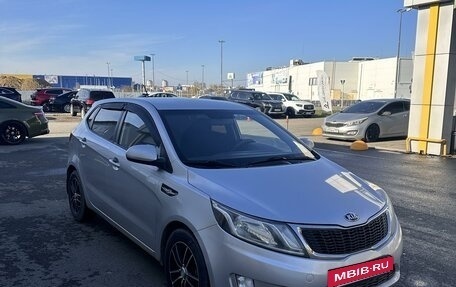 KIA Rio III рестайлинг, 2013 год, 900 000 рублей, 2 фотография