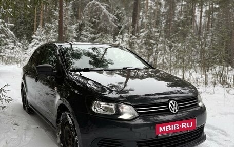 Volkswagen Polo VI (EU Market), 2013 год, 800 000 рублей, 2 фотография