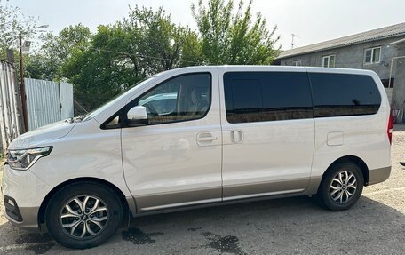 Hyundai H-1 II рестайлинг, 2019 год, 3 400 000 рублей, 10 фотография