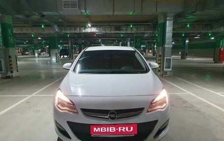 Opel Astra J, 2013 год, 895 000 рублей, 3 фотография