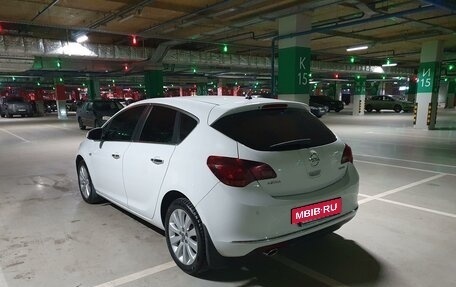 Opel Astra J, 2013 год, 895 000 рублей, 9 фотография