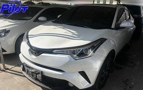 Toyota C-HR I рестайлинг, 2020 год, 2 100 000 рублей, 1 фотография