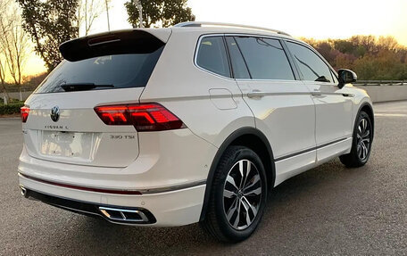 Volkswagen Tiguan II, 2022 год, 3 310 700 рублей, 6 фотография