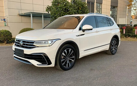 Volkswagen Tiguan II, 2022 год, 3 310 700 рублей, 3 фотография