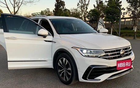 Volkswagen Tiguan II, 2022 год, 3 310 700 рублей, 8 фотография