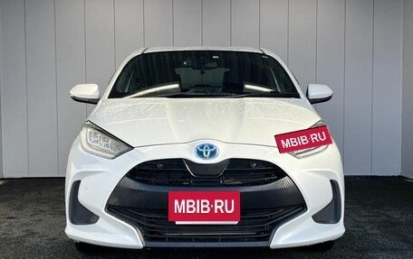 Toyota Yaris, 2021 год, 997 000 рублей, 39 фотография